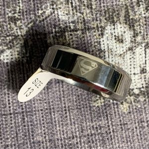 NWT Men’s Thick Etched Superman Ring